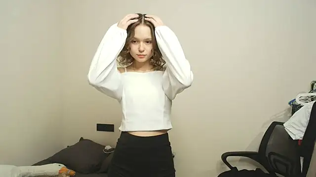 Snapshot of CandyPiggy chatting on 11.12.25 CandyPiggy online show from 11.12.25