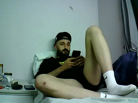 Snapshot of krerem chatting on 11.27.25 krerem online show from 11.27.25