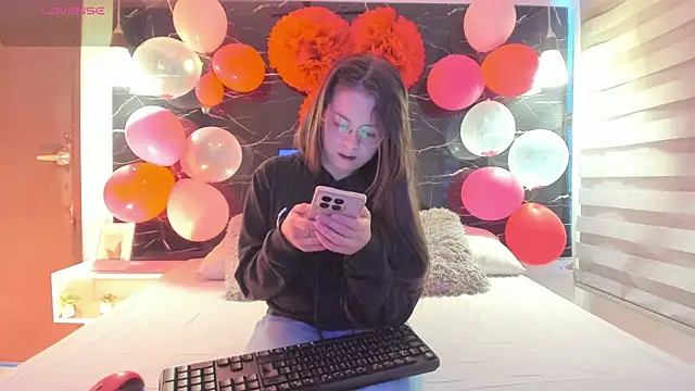 ZOE LE online show from 02.18.26