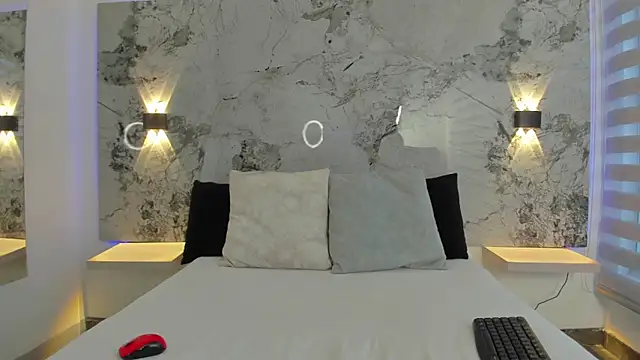 ZOE LE online show from 04.09.26