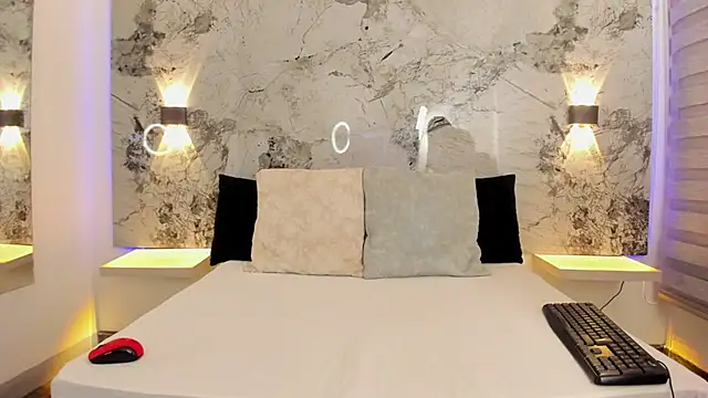 ZOE LE online show from 04.13.26