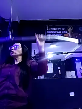 YaraDuartee online show from 11.26.25