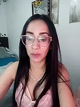 Snapshot of YaraDuartee chatting on 01.16.26 YaraDuartee online show from 01.16.26