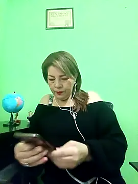 VANESSA  01 online show from 10.17.25