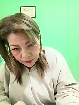 VANESSA  01 online show from 10.18.25