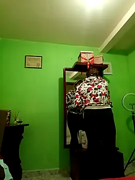 VANESSA  01 online show from 12.18.25