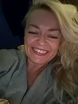 demidelightfulxx online show from 10.18.25