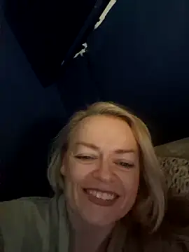 demidelightfulxx online show from 10.19.25