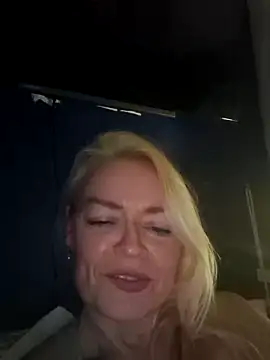 demidelightfulxx online show from 10.27.25