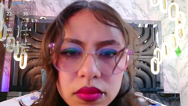 Snapshot of LiaTeylor chatting on 11.30.25 LiaTeylor online show from 11.30.25