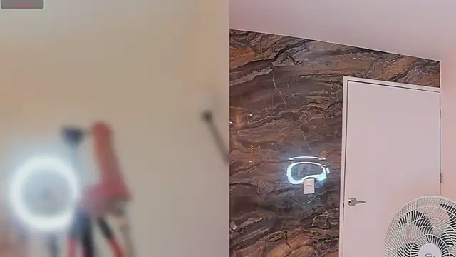 Snapshot of beca_winn chatting on 11.26.25 beca winn online show from 11.26.25