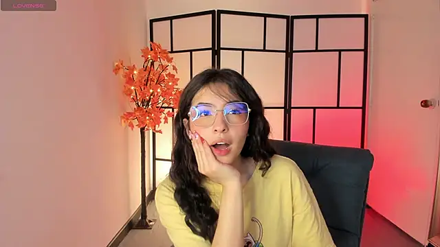 Snapshot of Sweet_pay chatting on 11.24.25 Sweet pay online show from 11.24.25