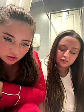 Snapshot of Playfulvixen25 chatting on 11.20.25 Playfulvixen25 online show from 11.20.25