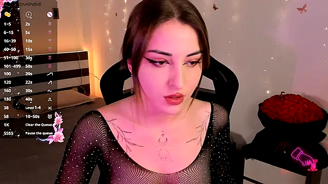 AmyVilvet  online show from 11.27.25