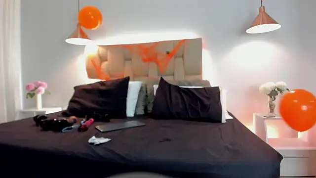 Angelina Roa online show from 11.04.25