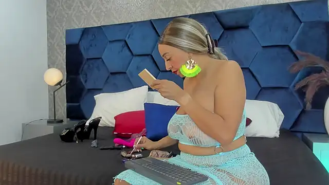 Angelina Roa online show from 01.15.26