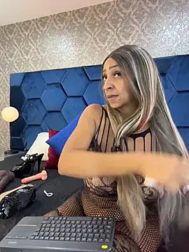 Angelina Roa online show from 04.13.26