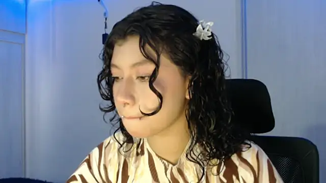 Ivonnybonn online show from 10.22.25