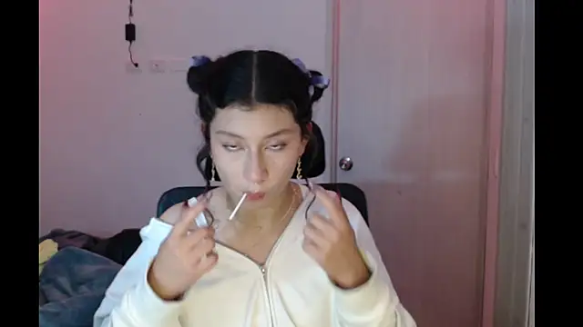 Ivonnybonn online show from 11.26.25