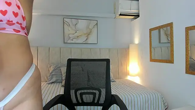 Snapshot of Ridwana_Haddad chatting on 10.16.25 Ridwana Haddad online show from 10.16.25