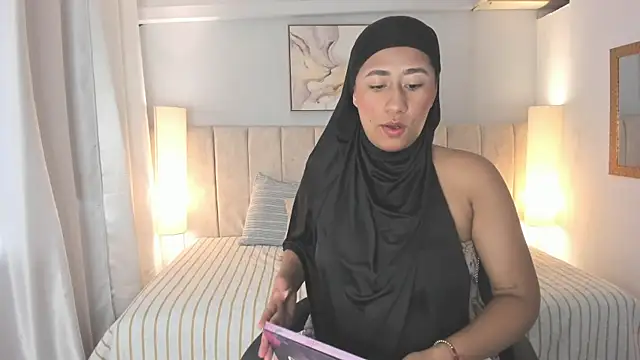 Snapshot of Ridwana_Haddad chatting on 10.21.25 Ridwana Haddad online show from 10.21.25