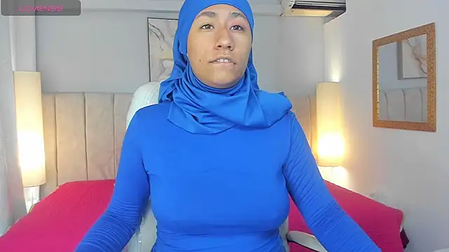 Snapshot of Ridwana_Haddad chatting on 11.14.25 Ridwana Haddad online show from 11.14.25