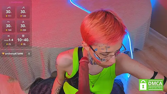 Sharlikiss online show from 10.31.25