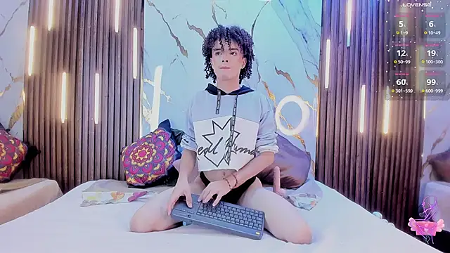 NoahVidall online show from 10.04.25