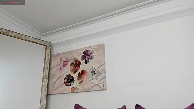 Snapshot of sofi_laane chatting on 11.23.25 sofi laane online show from 11.23.25