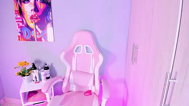 Snapshot of Athenea__fox chatting on 11.24.25 Athenea fox online show from 11.24.25