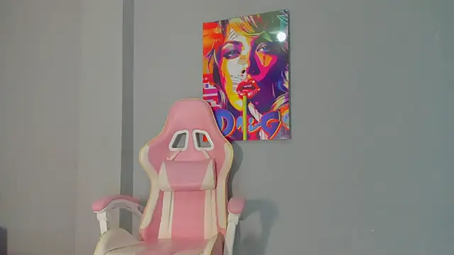 Snapshot of Athenea__fox chatting on 12.22.25 Athenea fox online show from 12.22.25