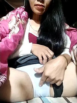 Snapshot of lmc-zz chatting on 11.05.25 lmc-zz online show from 11.05.25