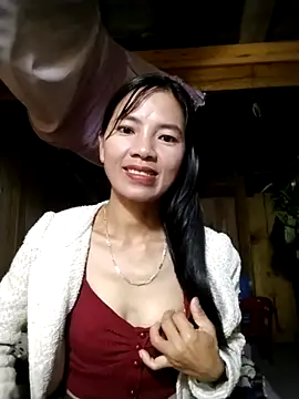 Snapshot of lmc-zz chatting on 11.08.25 lmc-zz online show from 11.08.25