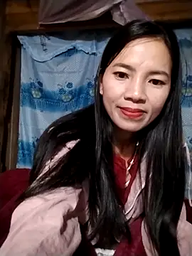 Snapshot of lmc-zz chatting on 11.28.25 lmc-zz online show from 11.28.25