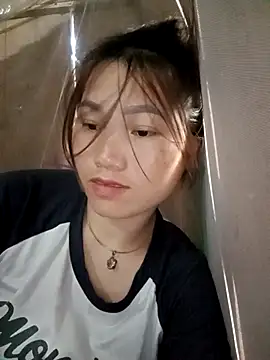 min-xinh online show from 10.16.25