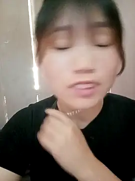 Snapshot of min-xinh chatting on 02.26.26 min-xinh online show from 02.26.26