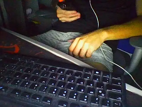 AlbertoRuiz086 online show from 10.14.25