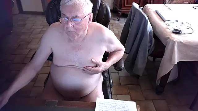 Snapshot of Alain633 chatting on 03.04.26 Alain633 online show from 03.04.26