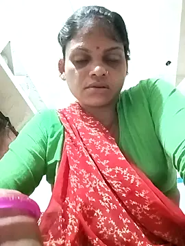 Snapshot of SHMA-77 chatting on 09.30.25 SHMA-77 online show from 09.30.25