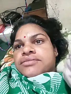 Snapshot of SHMA-77 chatting on 11.14.25 SHMA-77 online show from 11.14.25