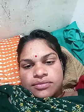 Snapshot of SHMA-77 chatting on 11.17.25 SHMA-77 online show from 11.17.25