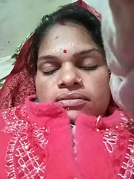 Snapshot of SHMA-77 chatting on 11.24.25 SHMA-77 online show from 11.24.25