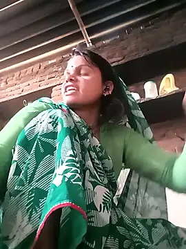 Snapshot of SHMA-77 chatting on 11.25.25 SHMA-77 online show from 11.25.25