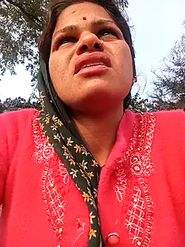 Snapshot of SHMA-77 chatting on 11.27.25 SHMA-77 online show from 11.27.25