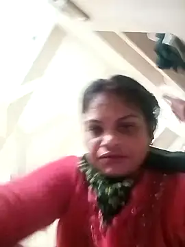 Snapshot of SHMA-77 chatting on 11.28.25 SHMA-77 online show from 11.28.25