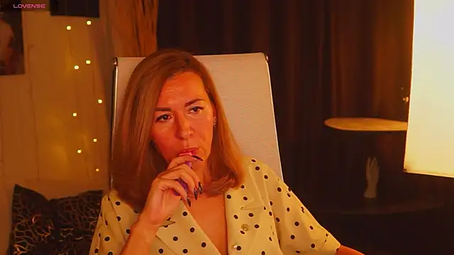 DonnaSmitth online show from 10.23.25