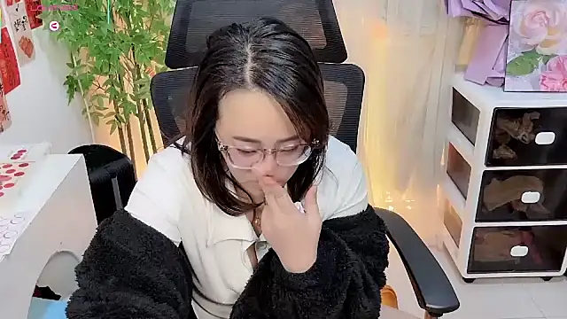 Snapshot of NEWONETO chatting on 02.05.26 NEWONETO online show from 02.05.26