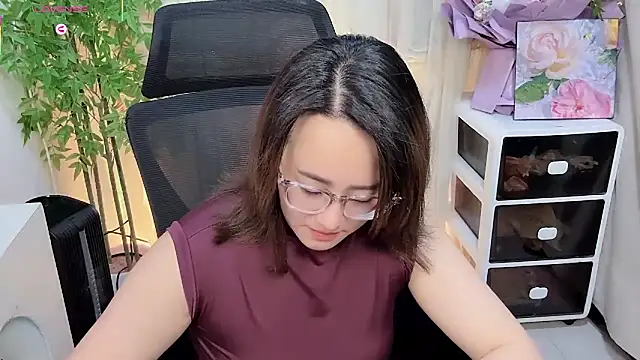 Snapshot of NEWONETO chatting on 02.06.26 NEWONETO online show from 02.06.26