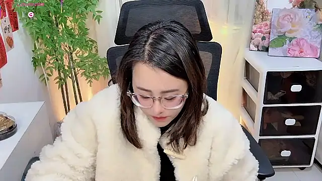 Snapshot of NEWONETO chatting on 02.15.26 NEWONETO online show from 02.15.26