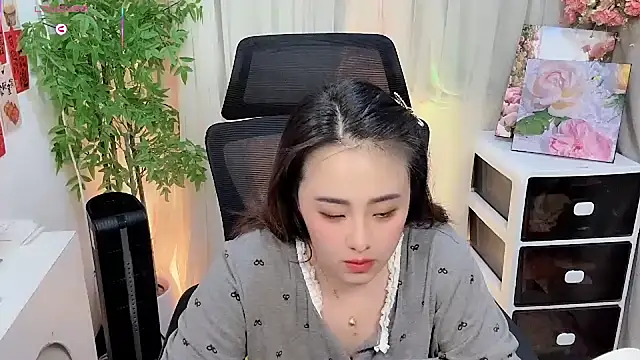 Snapshot of NEWONETO chatting on 02.21.26 NEWONETO online show from 02.21.26